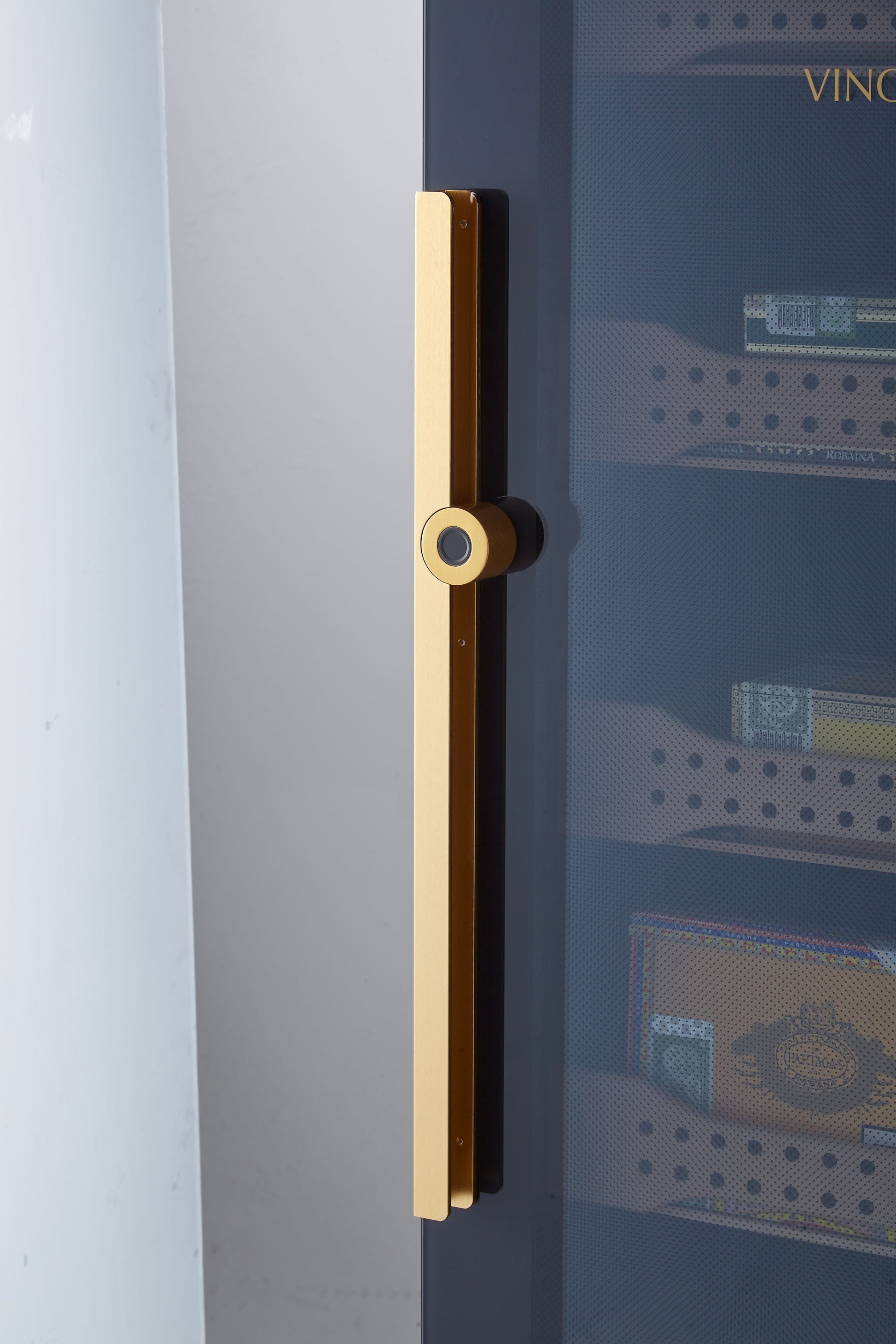 Afidano B4 Humidor Door Detail